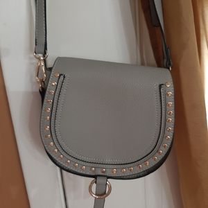 Steven Mills gray cross body purse